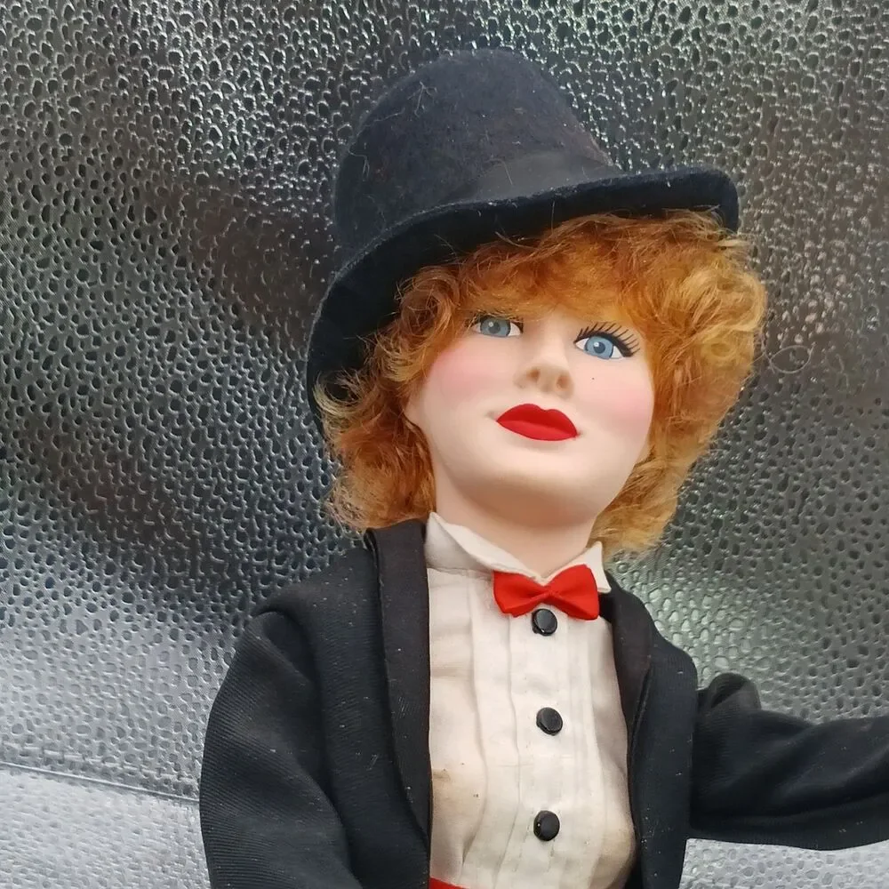 1985 Effanbee Lucille Ball Vinyl Doll – Magician Cabaret Outfit Top Hat 16
